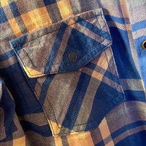 Women’s plaid shirt